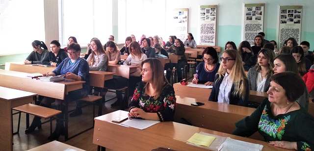 Члени НТШ і студентство на засіданні